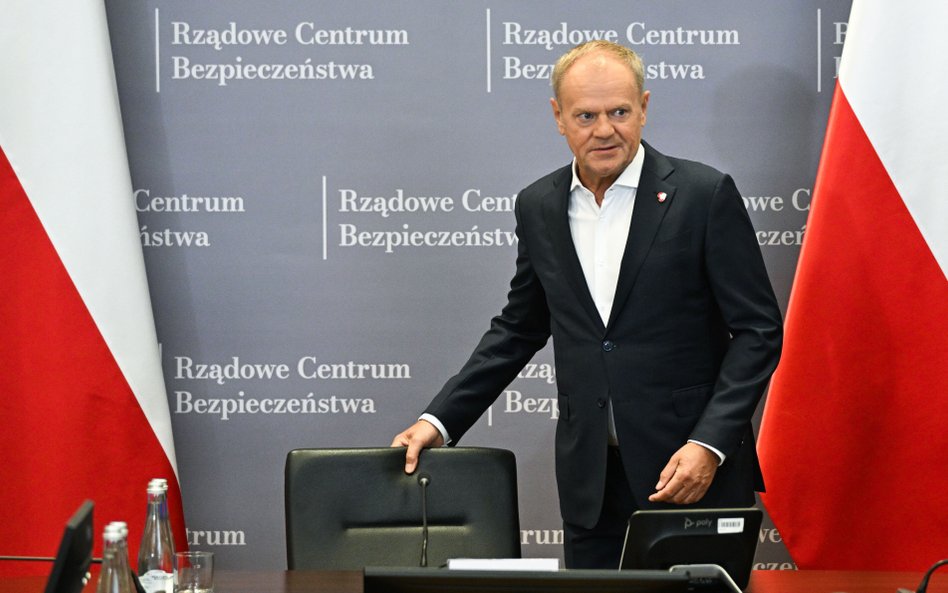 Donald Tusk w Rządowym Centrum Bezpieczeństwa