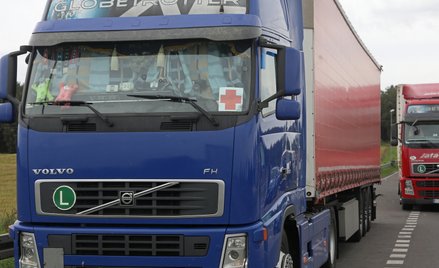 PCK prosi MSZ o usunięcie czerwonego krzyża z transportu