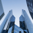 Dentons doradza Hines przy sprzedaży parków dystrybucyjnych oraz budynku biurowego do chińskiego inw