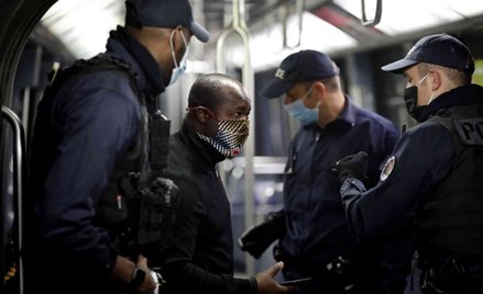 Francja: Starcia na przedmieściach Paryża