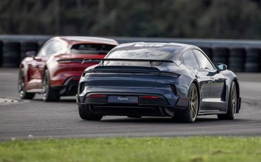 Najbardziej wymyślna wersja Porsche Taycana - Turbo GT z pakietem Weissach