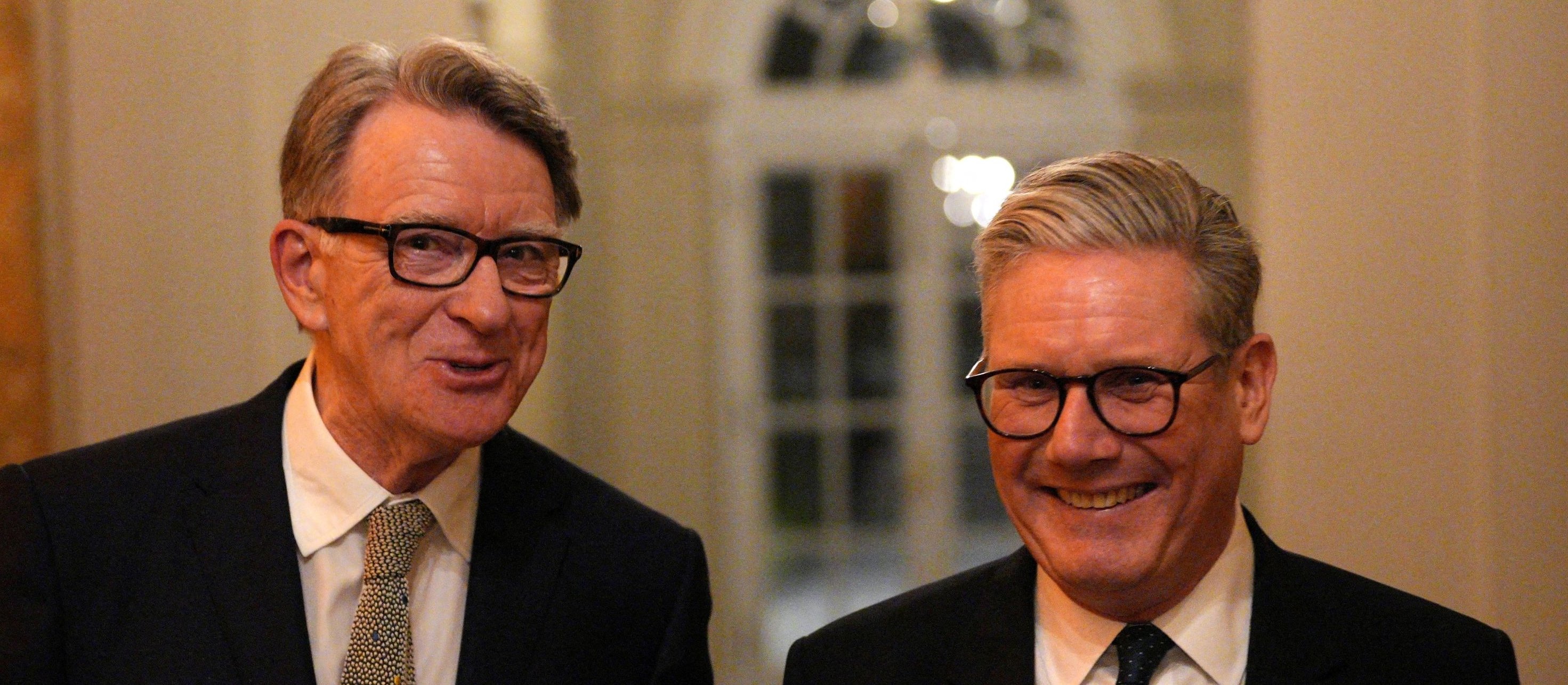 Keir Starmer przeprasza ofiary Epsteina. Czy premier Wielkiej Brytanii utrzyma stanowisko?