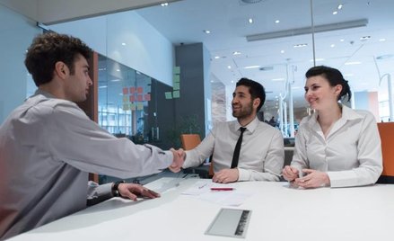 Aby miesięczna rata zmalała zauważalnie, trzeba istotnie wydłużyć okres spłaty, choć to z kolei mocn