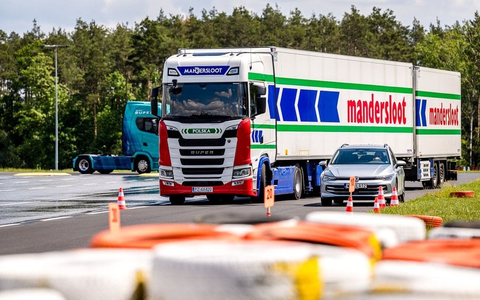Jak długie ciężarówki będą jeździły po polskich drogach?