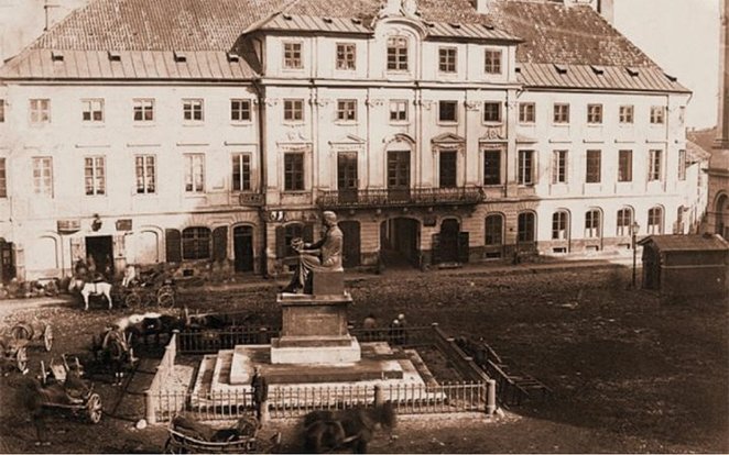 Pałac Karasia w drugiej połowie XIX wieku stracił swoje ekskluzywne oblicze i stał się domem z miesz