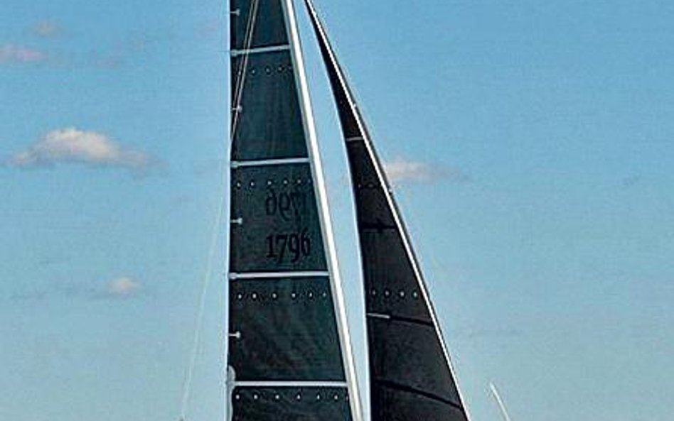 Trimaran „L’Hydroptere”, najszybsza żaglowa jednostka na świecie, przewrócił się, płynąc z prędkości