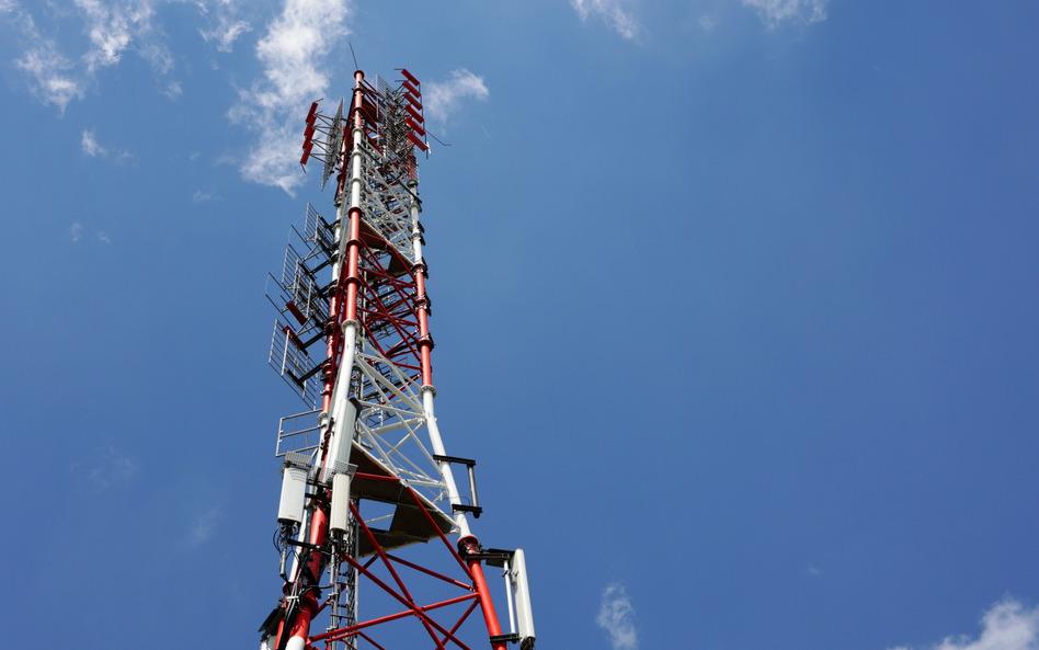 Operatorzy złożyli wstępne oferty na pasmo w aukcji 700/800 MHz