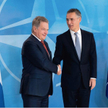 Prezydent Finlandii Sauli Niinistö (z lewej) i sekretarz generalny NATO Jens Stoltenberg