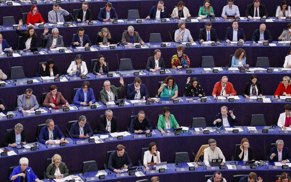 Parlament Europejski każe patrzeć Polsce na ręce ws. KPO