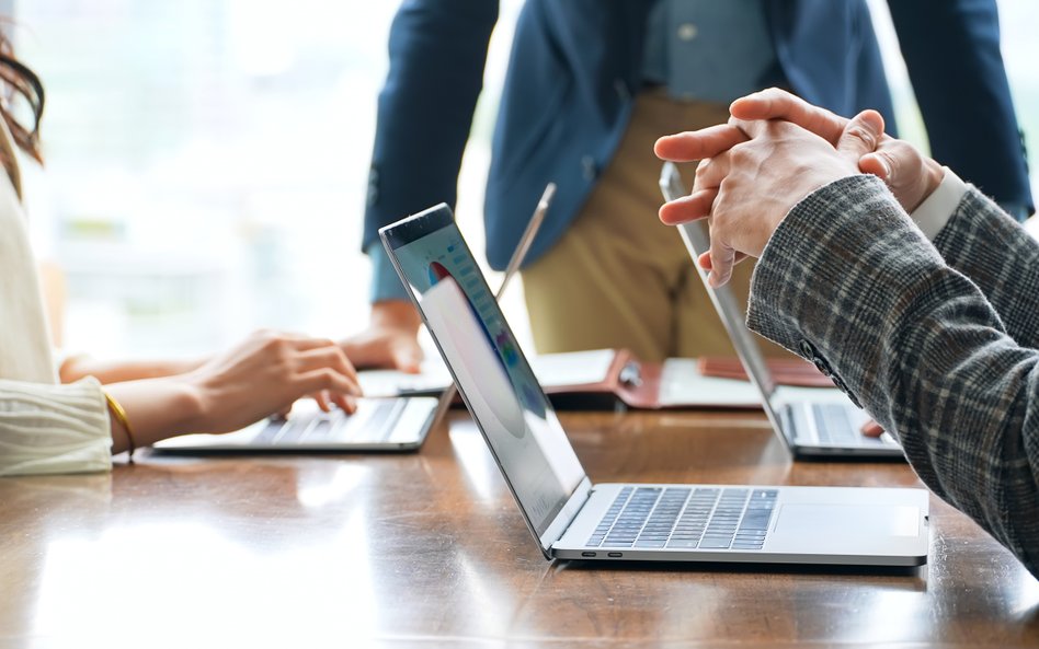 Firmy liczą na pomoc rządu przy likwidacji luki płacowej