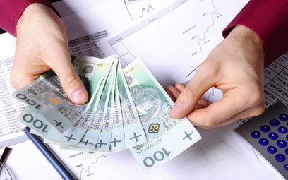 Lokalne władze nie chcą i nie mogą dokonywać jakichś drastycznych cięć w wydatkach na swoich pracown