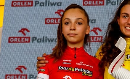 Maria Okrucińska na mecie Tour de Pologne Junior w 2022 r.