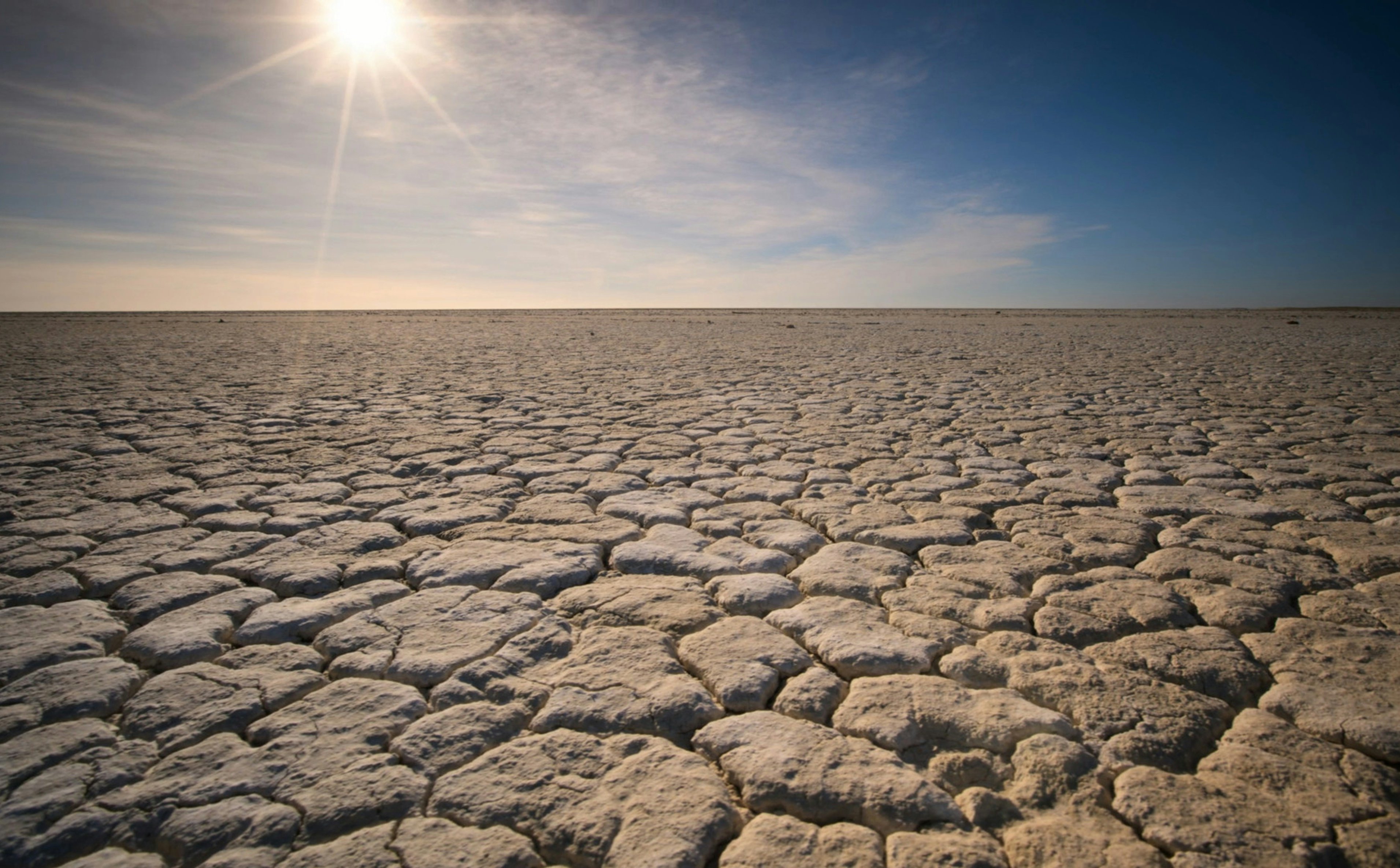 Atmosfera ziemska „kradnie” wilgoć. Eksperci o nietypowym zjawisku klimatycznym