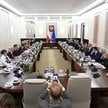 Premier Donald Tusk podczas posiedzenia rządu w KPRM w Warszawie