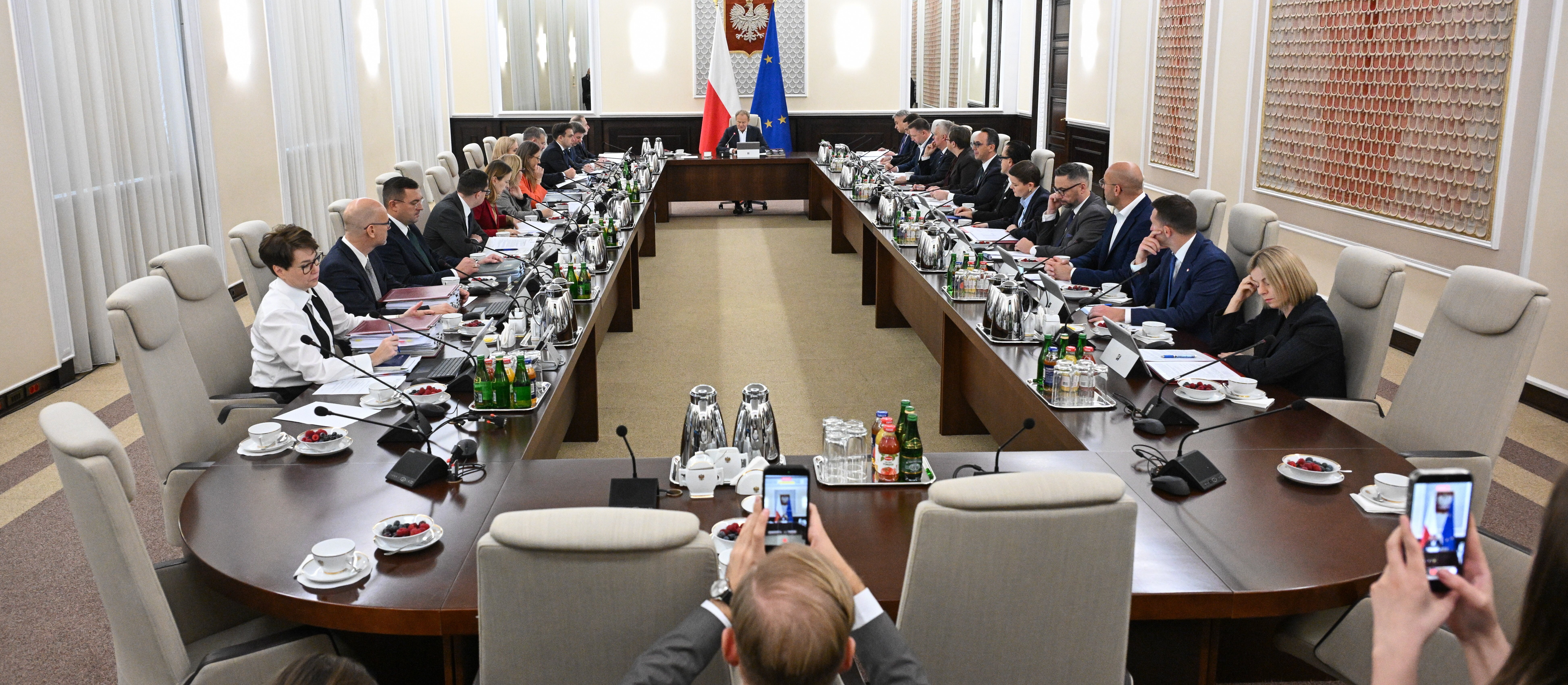 Już drugi rząd w Polsce przyjął Lex Huawei. Co będzie dalej?