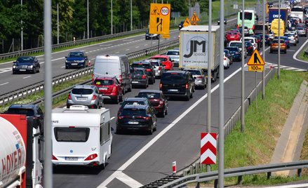 Zamknięta autostrada A6. Pożar czołgów na jezdni