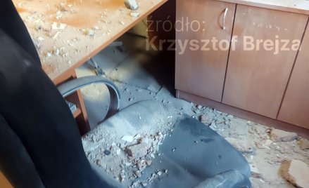 Zdjęcia wykonane w gabinecie komendanta głównego tuż po wystrzale z granatnika