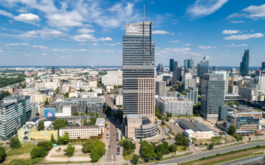 Wieża biurowa Warsaw Trade Tower ma 25 lat, ale dzięki modernizacji może konkurować o najemców z mło