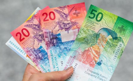 Kancelarie kuszą inwestorów na franki