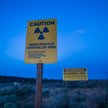 Znaki ostrzegawcze na terenie Hanford Site, który powstał pod koniec II wojny światowej w ramach Pro