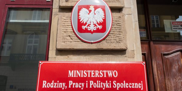 Stażystom jednak nie będą przysługiwać dni wolne. Zmiany w rządowym projekcie