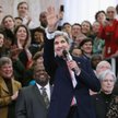 W poniedziałek John Kerry spotkał się ze swoim personelem