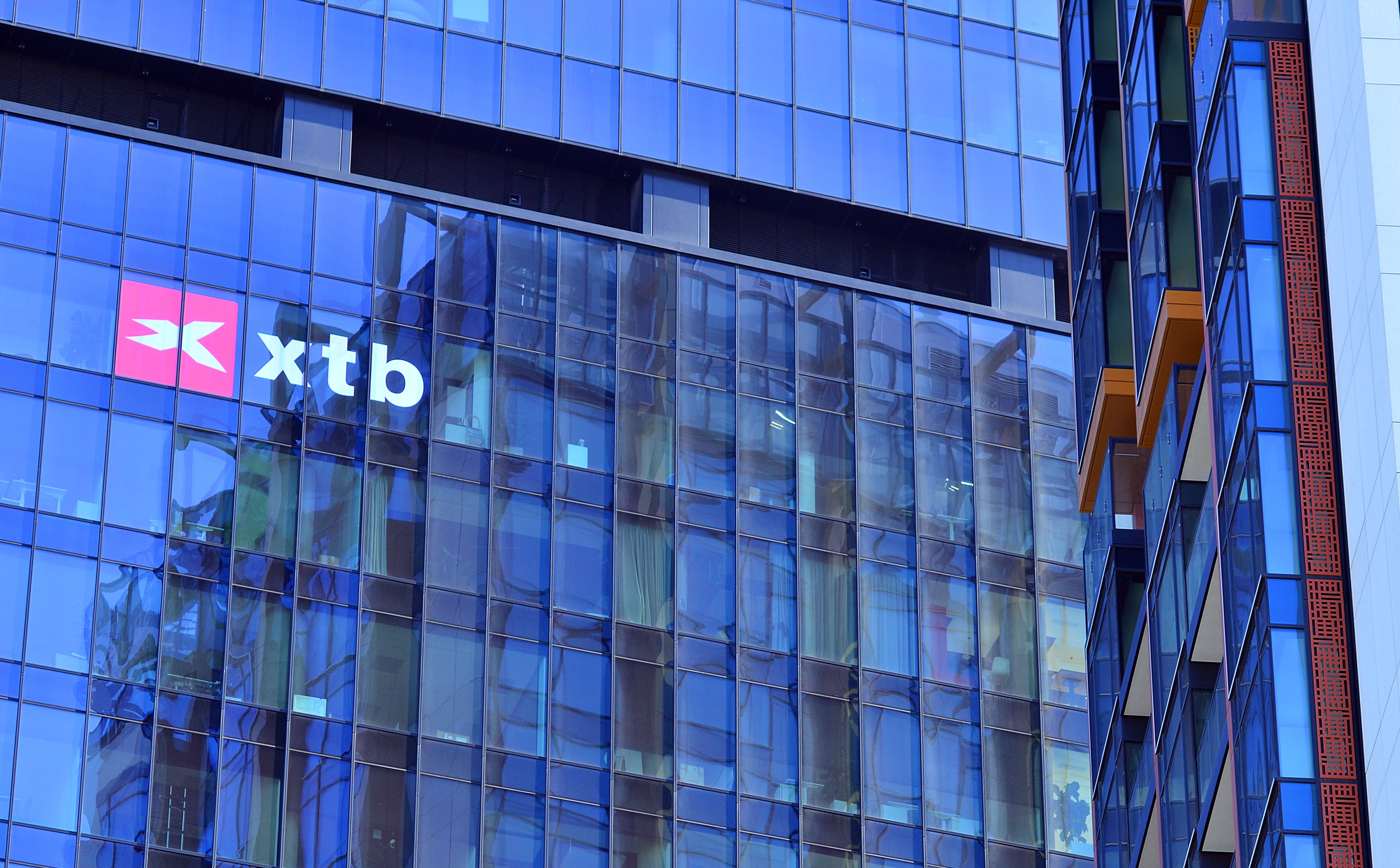 Rośnie aktywność XTB na Węgrzech