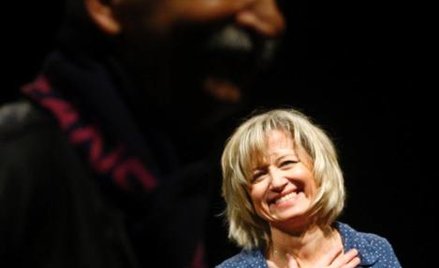 Małgorzata Bogdańska w monodramie wyreżyserowanym przez Marka Koterskiego (na drugim planie) w Teatr