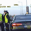 Poznań: Dziecko się dusiło. Eskorta policji