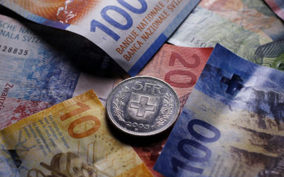 Niepewny los frankowych uchwał