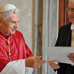 Przyjmując nowego ambasadora RFN w Watykanie Reinharda Schweppe, papież wyraził swoją dezaprobatę dl