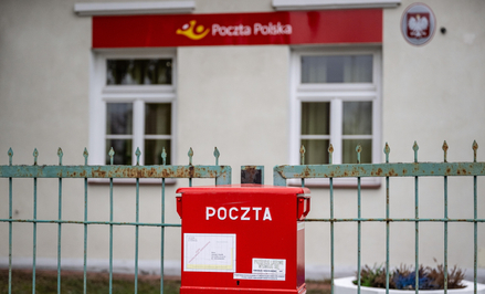 Poczta Polska zlikwiduje tysiące etatów, a placówki ograniczą działalność