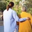 Wielu seniorów żyje samotnie, ponieważ ich potomkowie pracują w miastach oddalonych o setki kilometr
