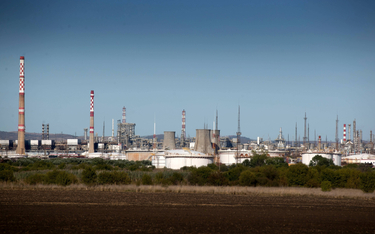 Największa na Bałkanach rafineria ropy naftowej i największe przedsiębiorstwo przemysłowe w Bułgarii