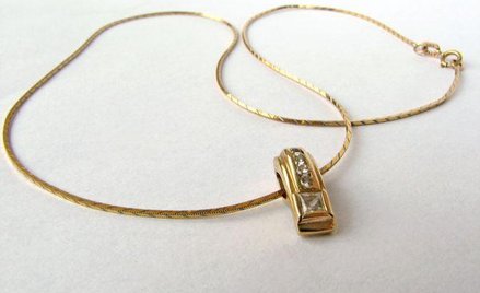 Prezes UOKiK zakwestionowała postanowienia utrudniające dochodzenie praw konsumentom stosowane przez