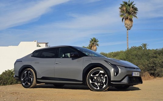 Kia EV4 z nadwoziem fastback