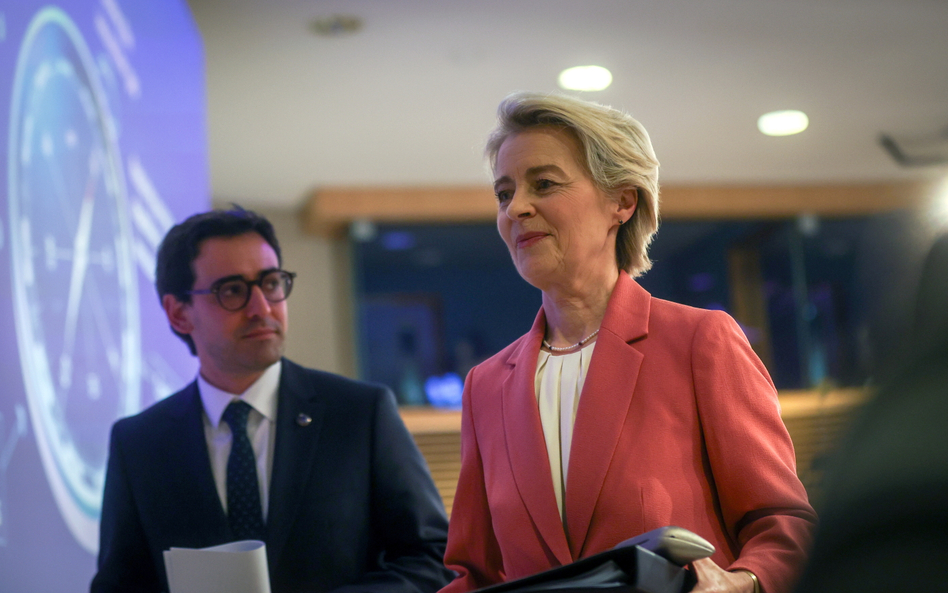 Przewodnicząca Komisji Europejskiej Ursula von der Leyen i wiceprzewodniczący wykonawczy ds. dobroby