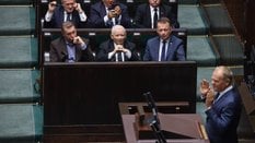 Tusk lepszym liderem od Kaczyńskiego. Choć to im Polacy ufają najmniej