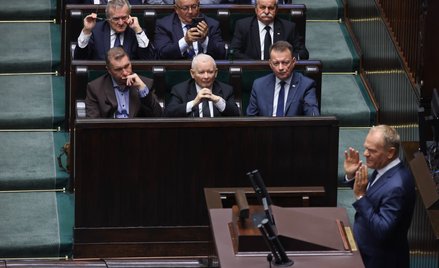 Tusk lepszym liderem od Kaczyńskiego. Choć to im Polacy ufają najmniej