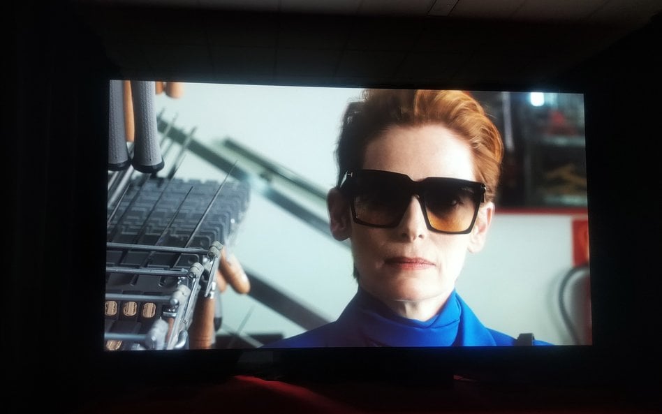 Tilda Swinton w filmie Pedro Almodóvara „Ludzki głos”