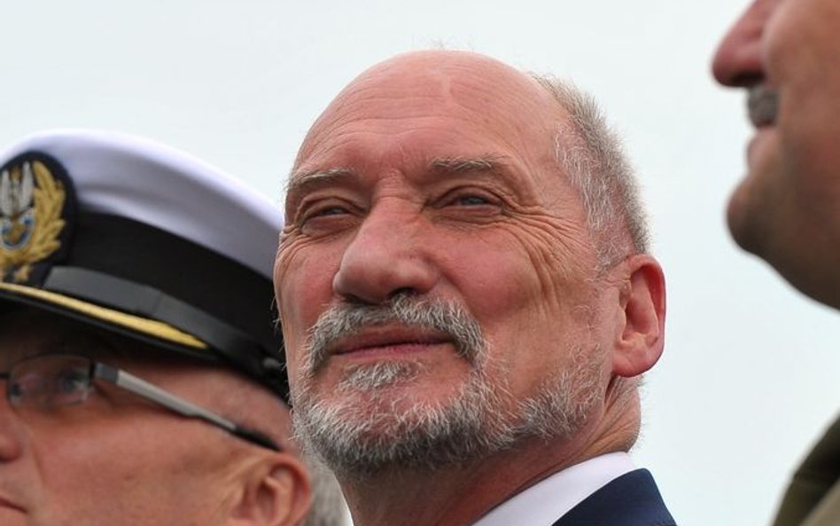 Macierewicz o Wałęsie: jeden z "najszkodliwszych i najpodlejszych zdrajców"