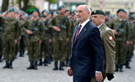 Antoni Macierewicz: Obrona terytorialna jest potrzebna