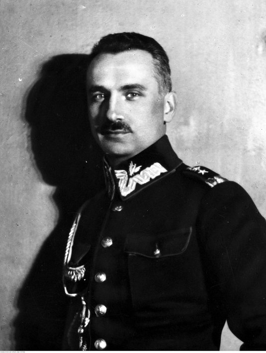 Kazimierz Sosnkowski (1885–1969) – polski wojskowy, polityk, działacz niepodległościowy, generał bro