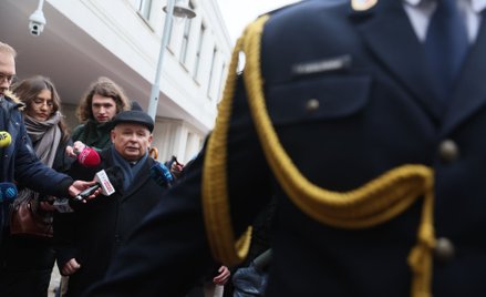 Jarosław Kaczyński przed Sejmem