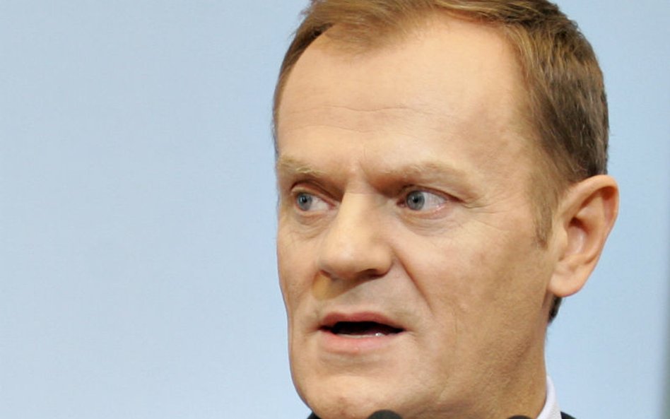 Premier Tusk przyjaciół trzyma blisko, ale wrogów jeszcze bliżej