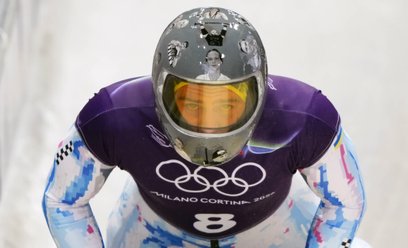 Władysław Heraskewycz w swoim słynnym kasku