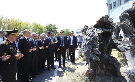 Turcja: Władze odbierają paszporty 50 tysiącom osób