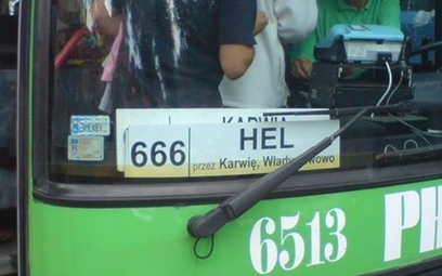 Fronda: Autobus 666. Diabelska propaganda na Helu