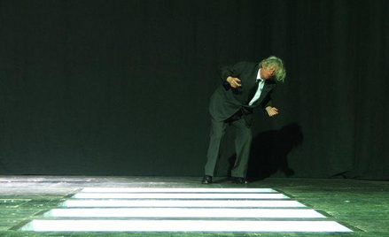 Dimiter Gotscheff w „Die Hamletmaschine” (fot: Weronika Sobolewska)