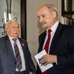 „To co, panie Antoni, udała nam się ta akcja?! Raz siekierką, i nie ma czerwonej pajęczyny, a Kiszcz